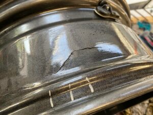 Jante aluminium fissurée réparée par le réseau FIXALU