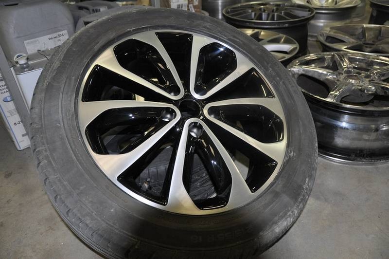 Jante aluminium en finition bi-color alu brossé