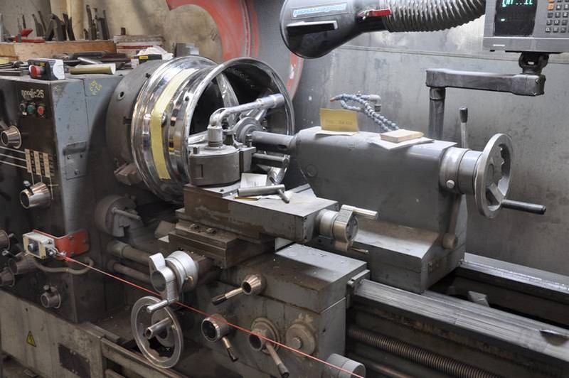 Rectification d'une jante aluminium sur tour numérique